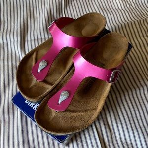 COPY - Birkenstock Gizeh Metallic Magenta 42 - NIB
